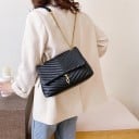 Damsk handväska med kläpp och kedjestropp i guld Också dekorativ karbin Konstläder PU 26 x 20 x 10 cm 4