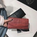 Damsk plånbok i lång retrostil med klaff av konstläder PU Vintage utseende med veckad yta Dekorativ söm Mått 19 x 10 x 3 cm 5