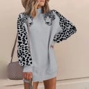 Dam lång hoodie med leopardmönster på ärmarna Tryck av leopards huvud på axlarna Hög krage Ribbad manschetter Bomull och polyester 7