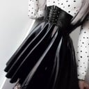 Falda de mujer con corsé 3