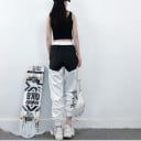Damskie spodnie jogger z napisem 6