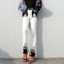 Pantalons blancs pour femmes avec des flammes 3