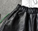Shorts i konstläder för kvinnor 4