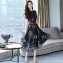 Vestido de mujer con flores y cinturón 5