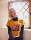 Dam T-shirt med kärlek mer tryck 3