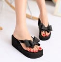 Chinelas de Senhora em Plataforma Alta com Laço 5