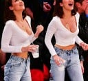 Dámský crop top s hlubokým výstřihem B93 4