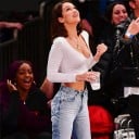 Dámský crop top s hlubokým výstřihem B93 5