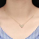 Damhalsband bokstaven V G830 5