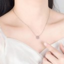 Damhalsband med cirkulärt hänge D770 6