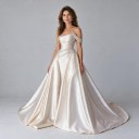 Abiti da sposa eleganti da donna a spalla singola con perline e corpetto arricciato con sovrapposizione e lunga strascico bianca per la cerimonia 2