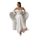 Abiti da sposa lunghi senza spalline in stile sirena con corsetto e perline al décolleté bianchi con piccola coda 5