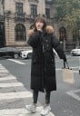 Abrigo largo de invierno para mujer con capucha y borde de pelaje Corte acolchado suelto Bolsillos con solapa Bolsillo en el pecho 1