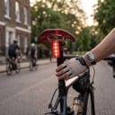 Achterlicht voor fiets RAVEMEN TR250 250 lm Remsensor Automatisch inschakelen Opladen USB-C 3,6 x 2,5 x 5,7 cm Kunststof Rood Met houder 4