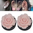 Acryl-Ohrplug mit dekorativer Rose Schmuck für gedehnte Ohrläppchen Schwarzer Grund mit erhöhten Rändern Verpackung 2 Stück 8