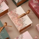 Ajándékdoboz könyv alakú virágmintával 13 × 9 × 4,5 cm papírdoboz ékszerekhez, cukorkákhoz vagy apró ajándékokhoz 10