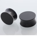 Akrylowy plug do ucha z białym krzyżykiem Czarny kształt siodła dla rozciągniętego płatka ucha Pełne wykonanie z gładką, błyszczącą powierzchnią 3