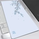 Alfombrilla para ratón y teclado 400 x 900 x 3 mm con motivo floral azul claro con rama y flores azules para escritorio 2