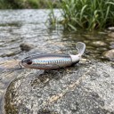 Αναδευτήρας επιφανείας 11 εκ. 15 γρ. με περιστρεφόμενο ουράκι και 3D μάτια Δύο τριπλές αγκίστρια Για ψάρεμα θηρευτικών ψαριών 6