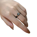 Anello elastico con perline 1,8 mm Testa di gatto in pietra di luna Resina e conchiglia artificiale Gioiello moda femminile fatto a mano 3