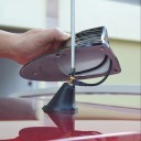 Antenne in Form einer Haifischflosse für Peugeot 206 207 208 301 307 308 407 2008 3008 4008 Glänzende Ausführung aus ABS-Kunststoff 16 x 7 6