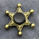 Anti-stress metal fidget spinner with decorative design Spinning finger toy for relieving tension Antique gold appearance Size approx. 6 cm 6