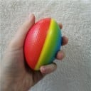 Antistresový míček ve tvaru amerického fotbalového míče Na mačkání pro uvolnění napětí PU materiál se zrnitým povrchem 9 x 5,7 cm 1