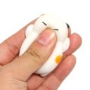 Antistress knijpkat voor het verminderen van spanning Klein kitten met gesloten ogen en opgetrokken pootjes Grootte 5 cm Flexibel thermoplastisch 7