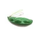 Antistressspielzeug Erbse in der Schote Drückanhänger für Schlüssel mit herausspringenden Erbsen Grüner Schote aus PVC mit Kette und Schlaufe 6,2 x 2 5