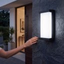 Applique murale extérieure LED 25 W Protection IP65 Forme rectangulaire Diffuseur blanc dans un cadre noir Lumière blanche froide 6000 K Pour façade terrasse et entrée 4