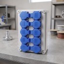 Armadio da esterno impermeabile con 10 prese EU 220V 16A IP67, ABS 280×190×130 mm, grigio con tappi blu, montaggio a parete per giardino e officina 4