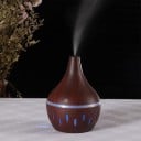 Aroma-Diffusor zur Beduftung des Raumes mit farbigem LED-Hintergrundlicht Tropfenform mit Holzdekor Tank 300 ml USB-Stromversorgung Leistung 2 W 6