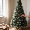 Árvore de Natal Artificial Neve Com Pinhões Dobrável Altura 240 cm Base de Madeira 40 cm Verde e Branco Decoração para o Lar 4
