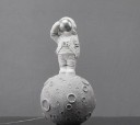 Astronaut og månestatue 4