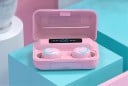 Ασύρματα ακουστικά τύπου in-ear με bluetooth 5.0 Θήκη φόρτισης 2200 mAh με οθόνη Εύρος συχνοτήτων 20 Hz έως 20 kHz Έξι σιλικονένιες καλύμματα 6