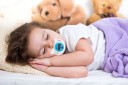 Babytermometer i en sut 2