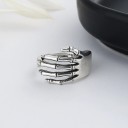 Bague avec main 5