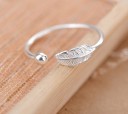 Bague femme avec plume 2