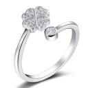 Bague femme avec un trèfle à quatre feuilles 1