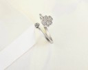 Bague femme avec un trèfle à quatre feuilles 3