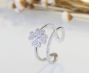 Bague pour femme avec un trèfle D2008 4