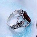 Bague pour homme avec squelette 2