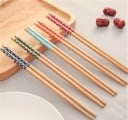 Bambusessstäbchen mit Blumenmuster für asiatische Speisen Bunter oberer Teil mit kleinen weißen Blüten Verjüngte Spitze Länge 24 cm 7