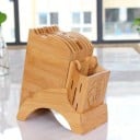 Bambusz kés- és konyhai eszköztartó Blokkok réssekkel és elülső rekesszel a pálcikák számára Faragott dekoráció Méret 20 x 10,8 x 22 cm 1
