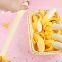 Banana antistress schiacciabile per alleviare la tensione Giocattolo allungabile per la mano in gomma morbida Aspetto realistico di un frutto 4
