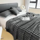 Barevná huňatá deka se širokými pruhy 150 x 200 cm Multifunkční deka Přehoz Přikrývka na spaní 10