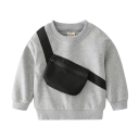 Barns grå hoodie för pojkar med midjeväska och rund halsringning, lång ärm och ribbade muddar 1