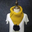Barnscarf i ylle med pompom J599 8