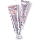 Base de maquillage avec poudre de diamant 2