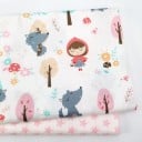 Baumwollstoff zum Nähen von Kinder-Masken Motiv Rotkäppchen und Wolf Weißer Hintergrund mit buntem Druck Stück 50 x 80 cm 100% Baumwolle 1